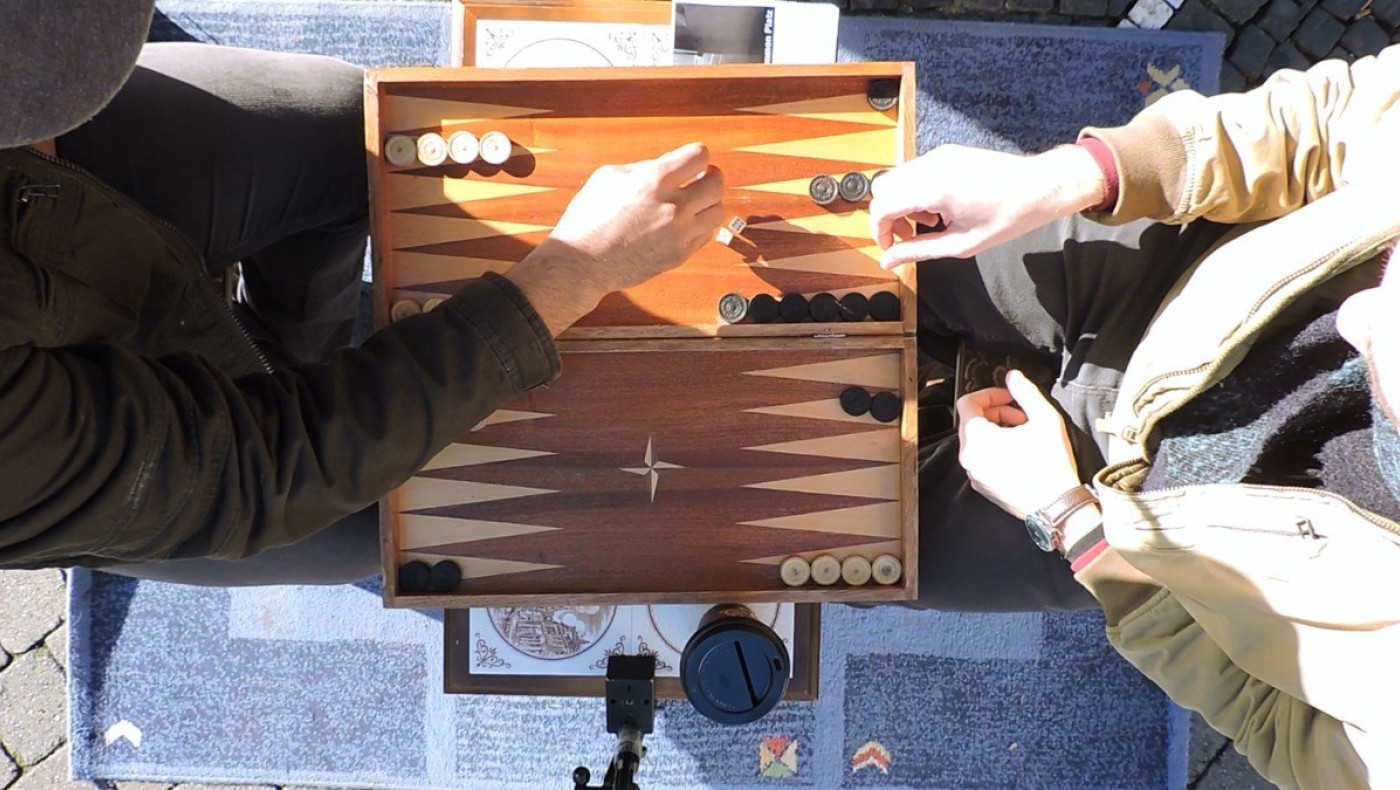 VIRAL: Το τάβλι στον καιρό του κορωνοϊού