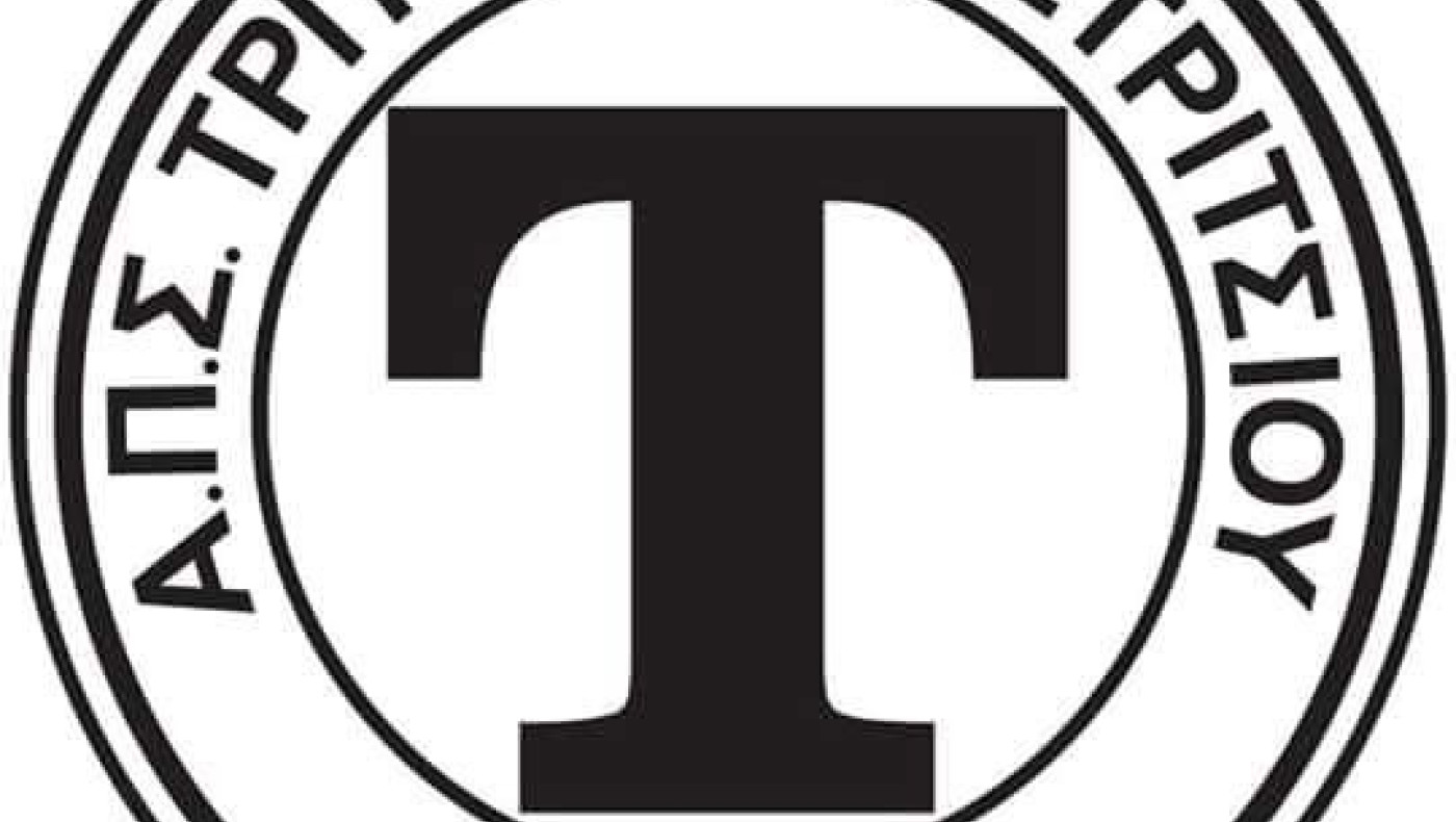 Ποδοσφαιρική ομάδα στην Κρήτη μεταφέρει τρόφιμα στους κατοίκους