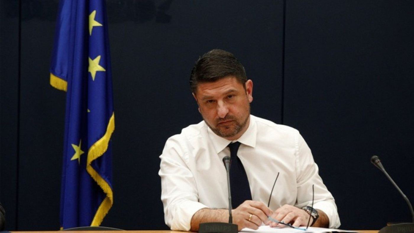 Χαρδαλιάς: «Διπλάσια πρόστιμα 300 ευρώ και αφαίρεση πινακίδων»