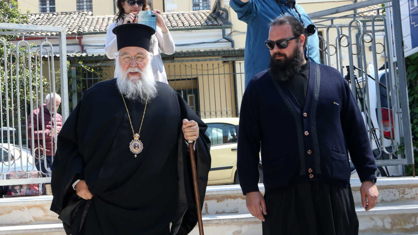 ﻿Μητροπολίτης Κέρκυρας: Στείλτε μήνυμα για άσκηση και ελάτε να κοινωνήσετε