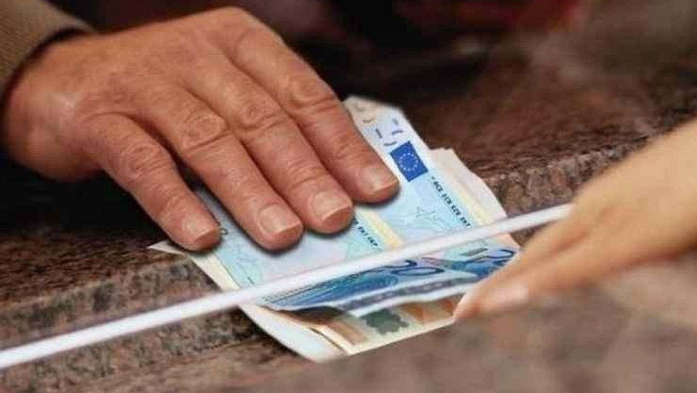 Οι παγίδες και οι ημερομηνίες για αίτηση και καταβολή των 800 ευρώ