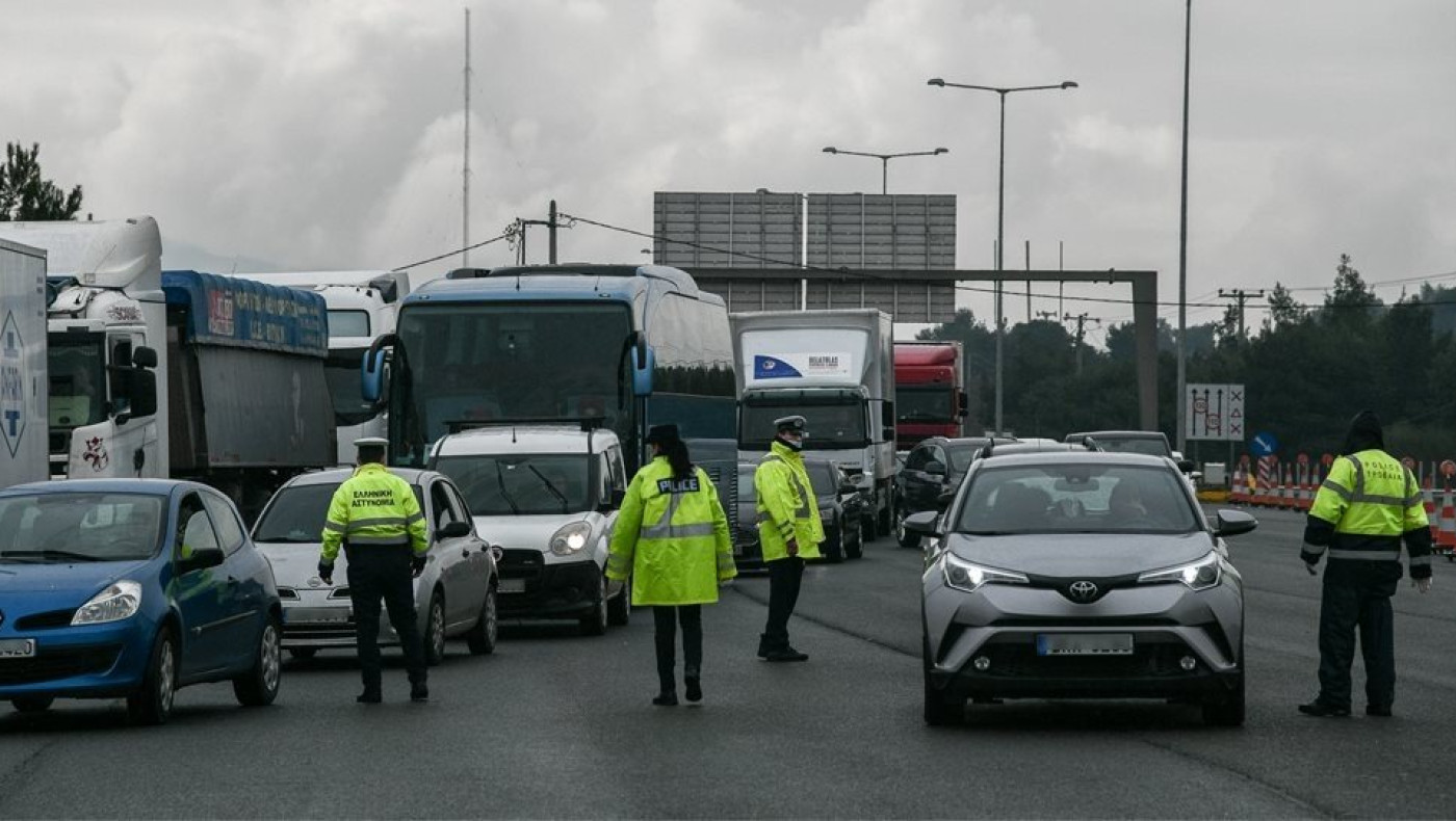 Μπλόκα, πρόστιμα και στο βάθος ποινικές κυρώσεις για τους «ασυνεπείς»