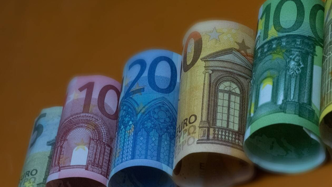 Σχεδόν 500.000 δηλώσεις στην πλατφόρμα για τα 800 ευρώ σε οκτώ μέρες