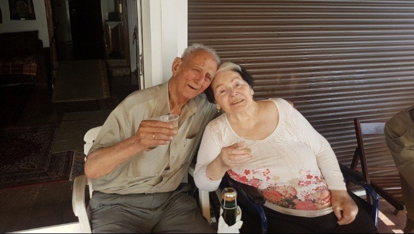 Ζευγάρι γιορτάζει 65 χρόνια γάμου εν μέσω κορωνοϊού