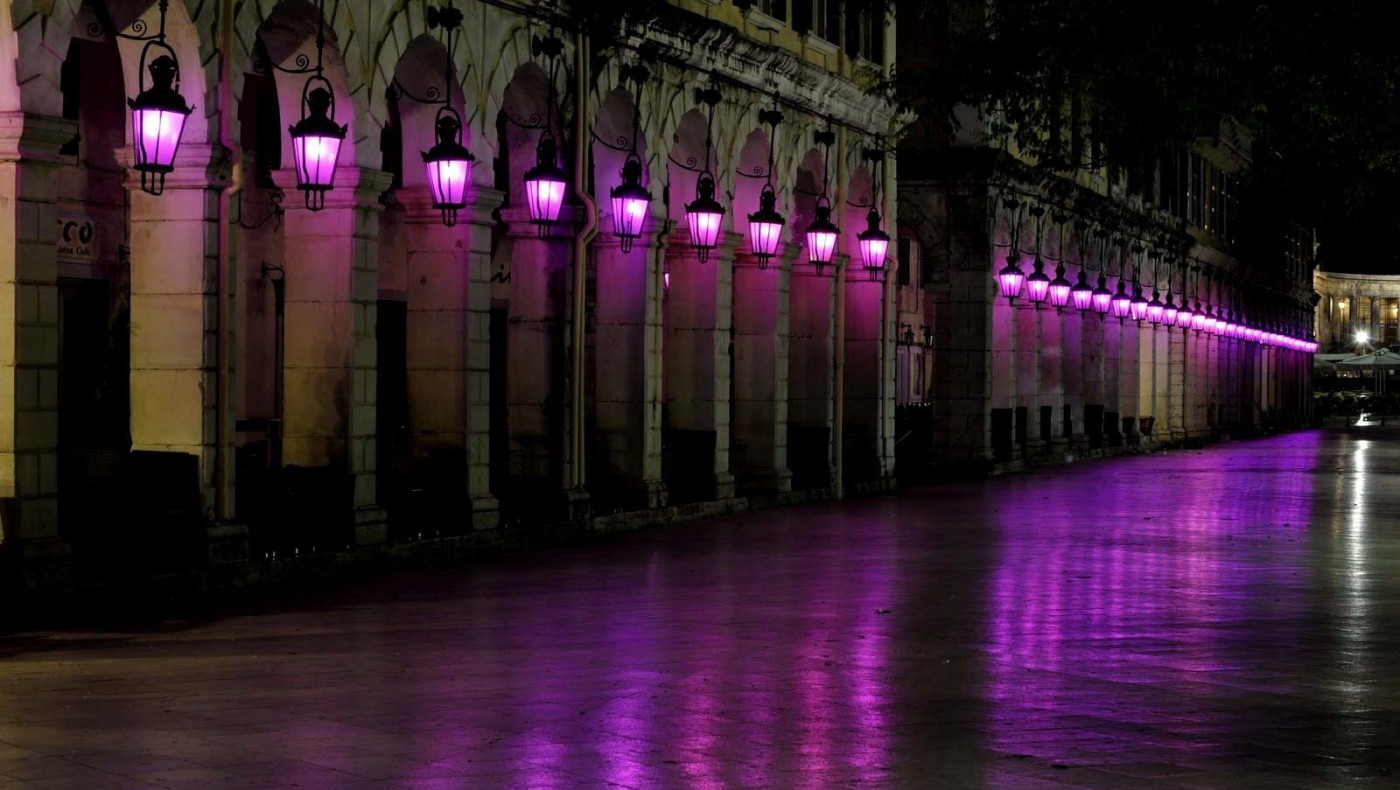 Η Κέρκυρα ντύθηκε στα μωβ