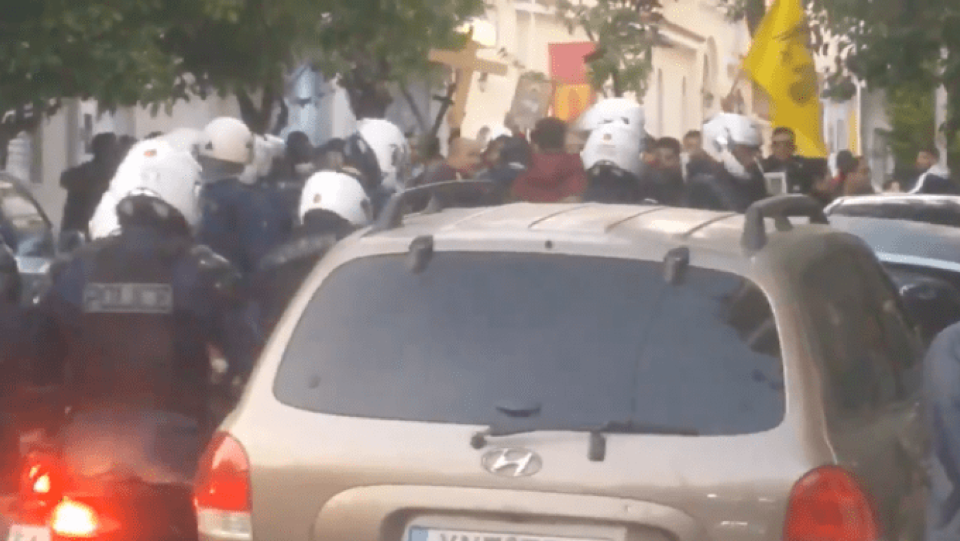 Ενταση στον Κορυδαλλό: Απαιτούσαν Περιφορά του Επιταφίου, έγιναν 18 προσαγωγές