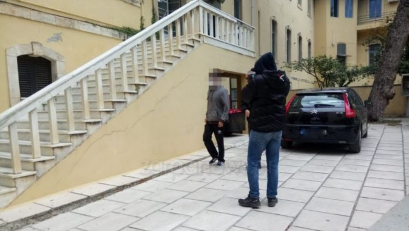 Απολογείται ο δάσκαλος που κατηγορείται για ασέλγεια σε 5 ανήλικους