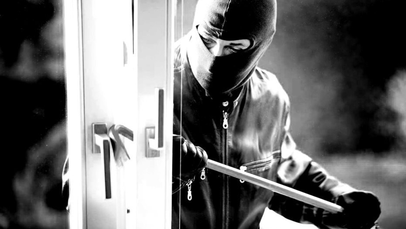 Βίντεο ντοκουμέντο από διάρρηξη σε κατάστημα στη Μοναστηρίου