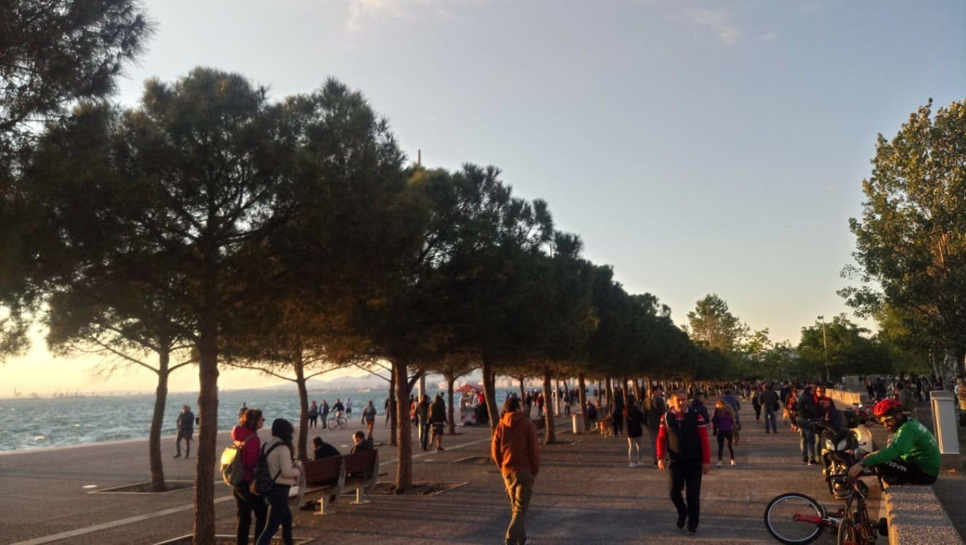 Πλημμύρισε κόσμο η Νέα Παραλία Θεσσαλονίκης