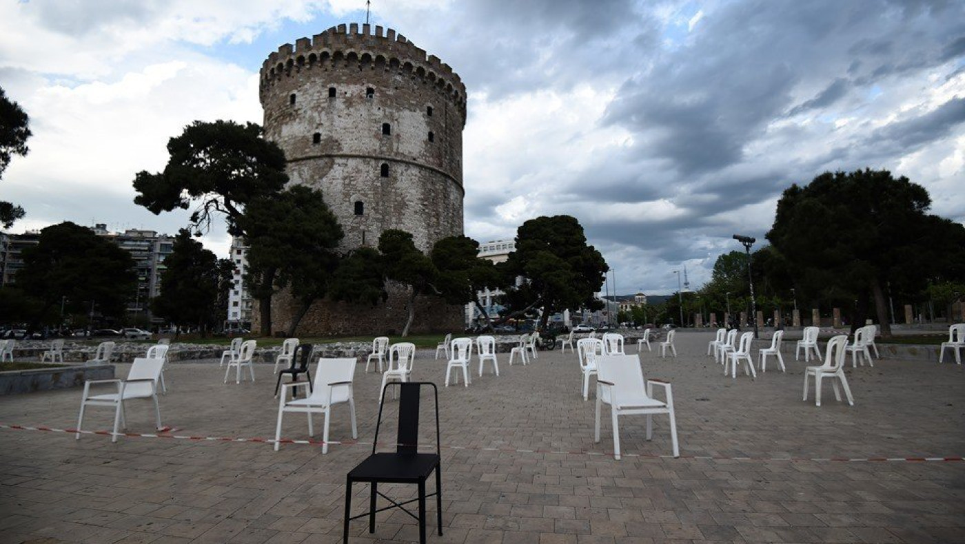Με «άδειες καρέκλες» διαμαρτυρήθηκε η εστίαση σε όλη την Ελλάδα