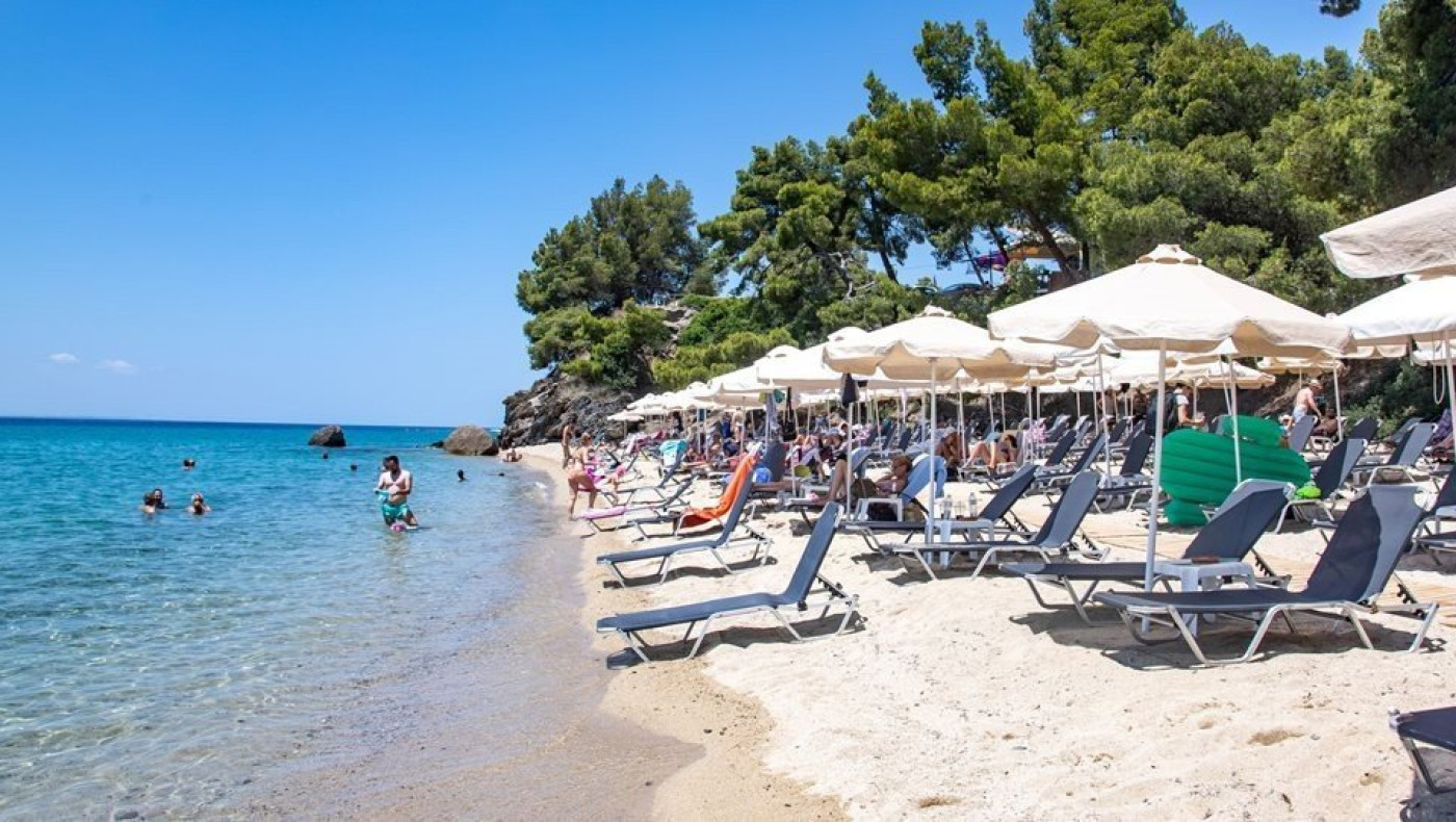 Οι υψηλές θερμοκρασίες δεν σταματούν τη μετάδοση του κορωνοϊού