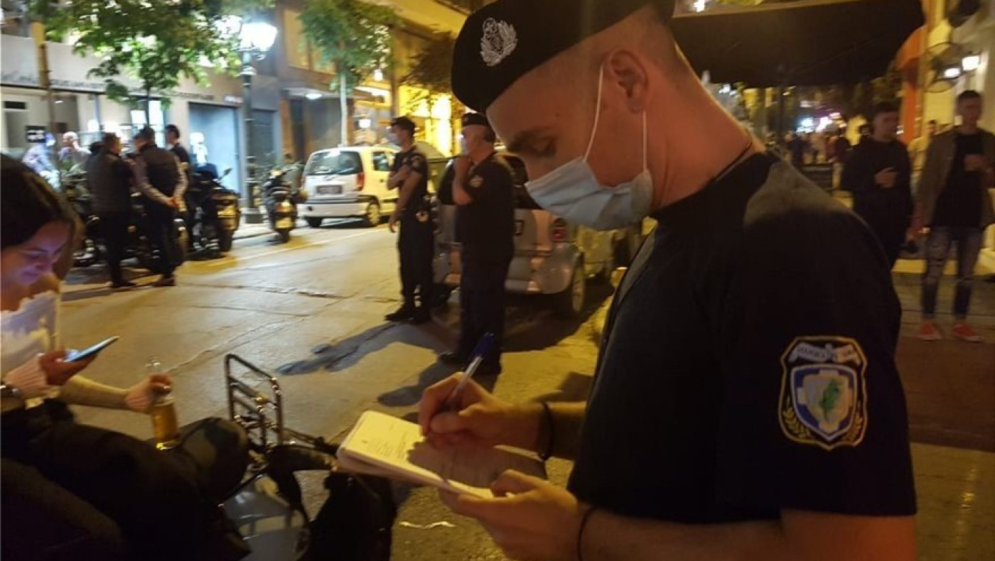 Θεσσαλονίκη: Συνωστισμός και πάλι για ένα ποτό