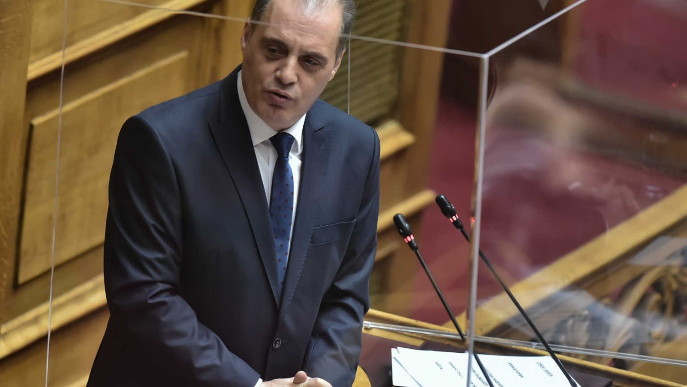 Νέα επίθεση Βελόπουλου σε Τσιόδρα: «Τα παίρνει από φαρμακοβιομηχανίες»