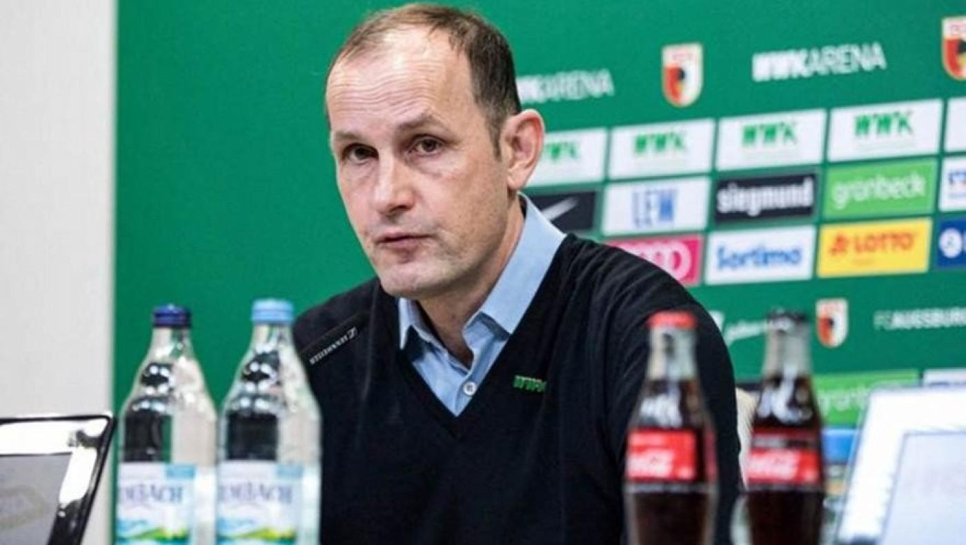 Στην εξέδρα λόγω μιας οδοντόπαστας ο τεχνικός της Αουγκσμπουργκ!