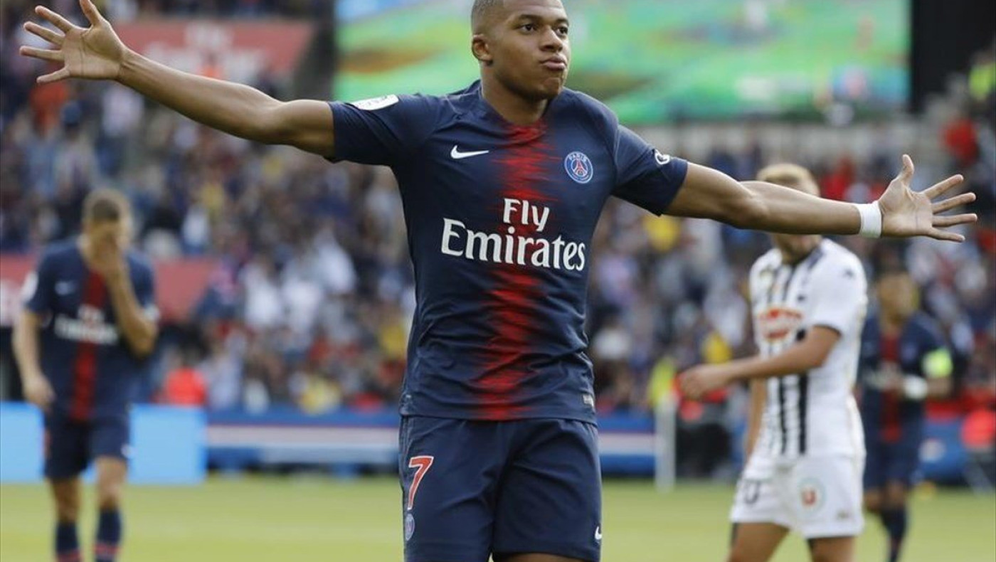 Δεν το κουνάει από το Παρίσι ο Μπαπέ