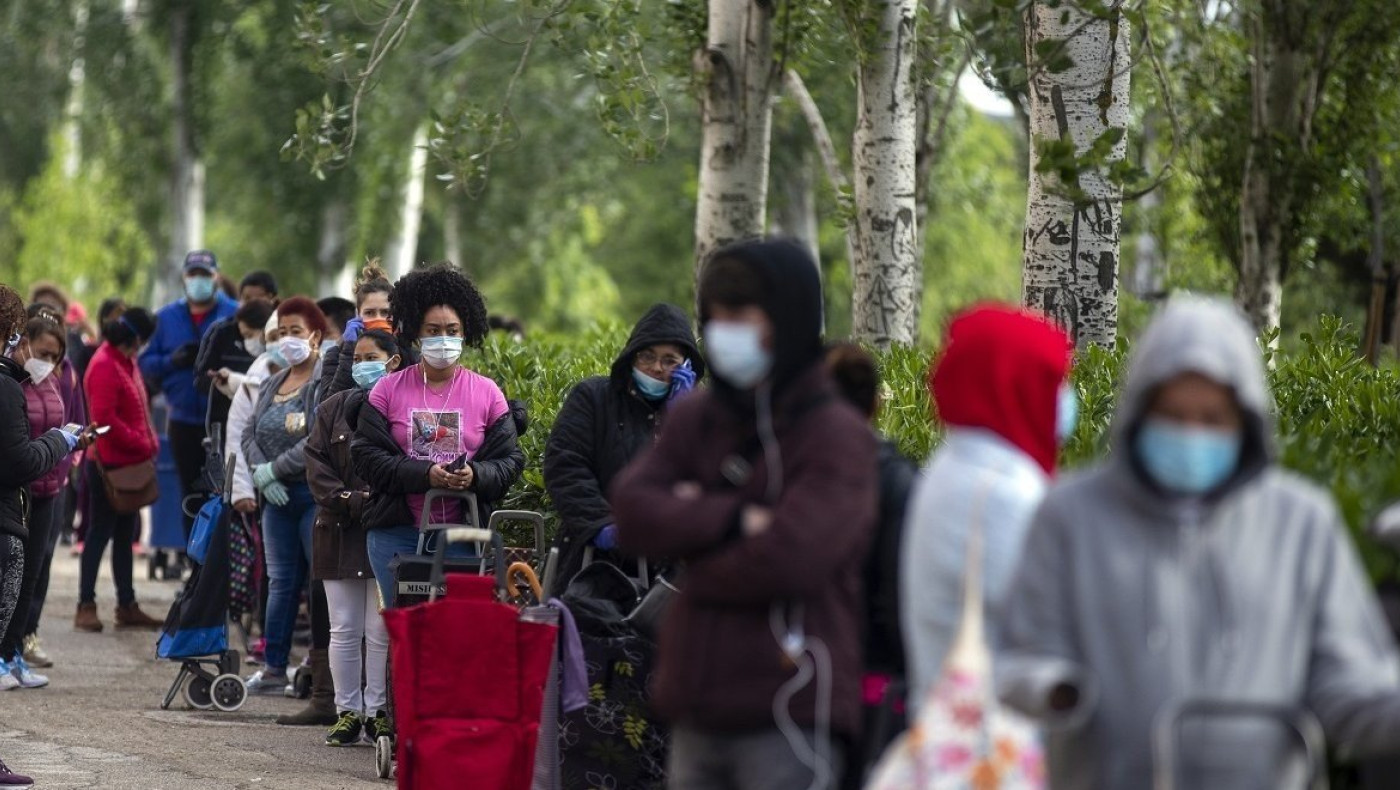 Ουρές κόσμου στην Ισπανία για  δωρεάν είδη πρώτης ανάγκης!