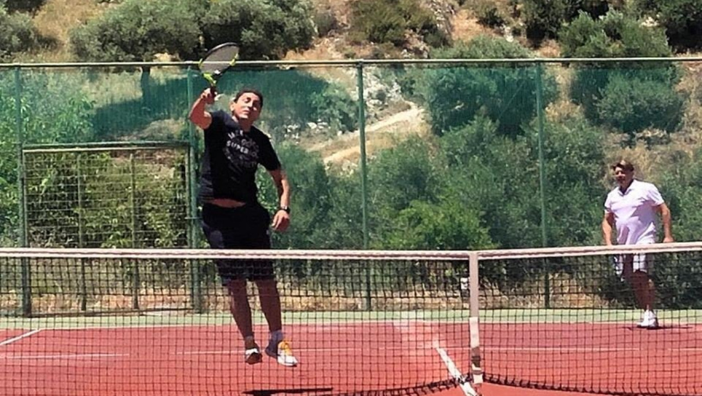 Ο Αυγενάκης το έριξε στο τένις