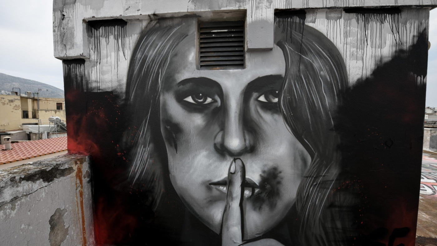 Ανδρας ξυλοκοπούσε τη γυναίκα του επί 8 χρόνια και ενώ ήταν έγκυος