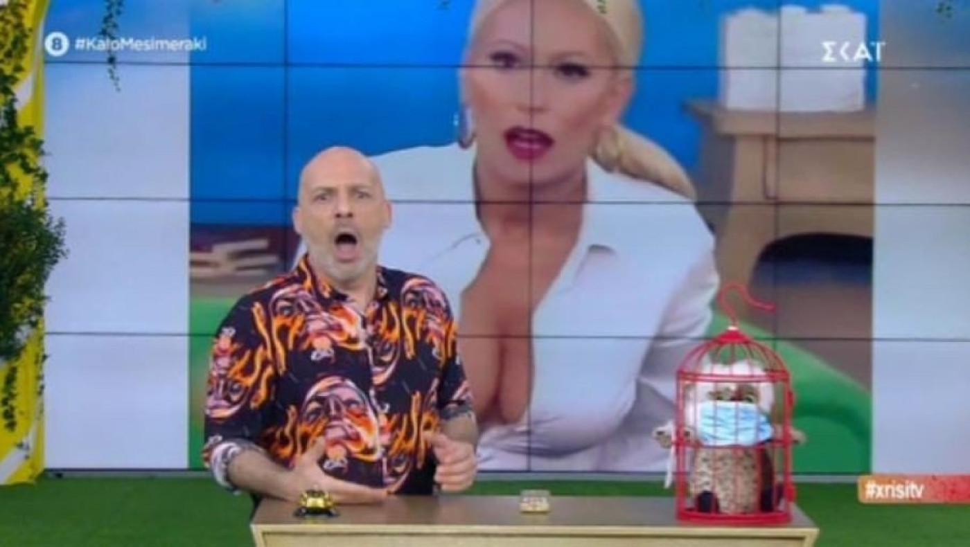 «Σοκαρισμένος» ο Νίκος Μουτσινάς για... το μπούστο της Μπακοδήμου