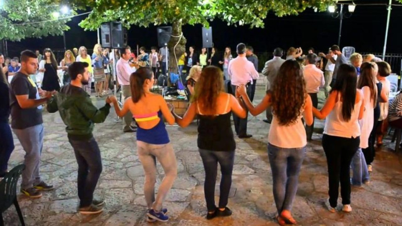Ραγδαίες αλλαγές: Τέλος οι χοροί και τα πανηγύρια, μόνο με καθήμενους