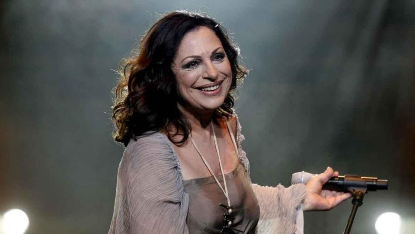 Χάρις Αλεξίου: Tραγούδησε έπειτα από 4 χρόνια για τον Λευτέρη Παπαδόπουλο (vid)