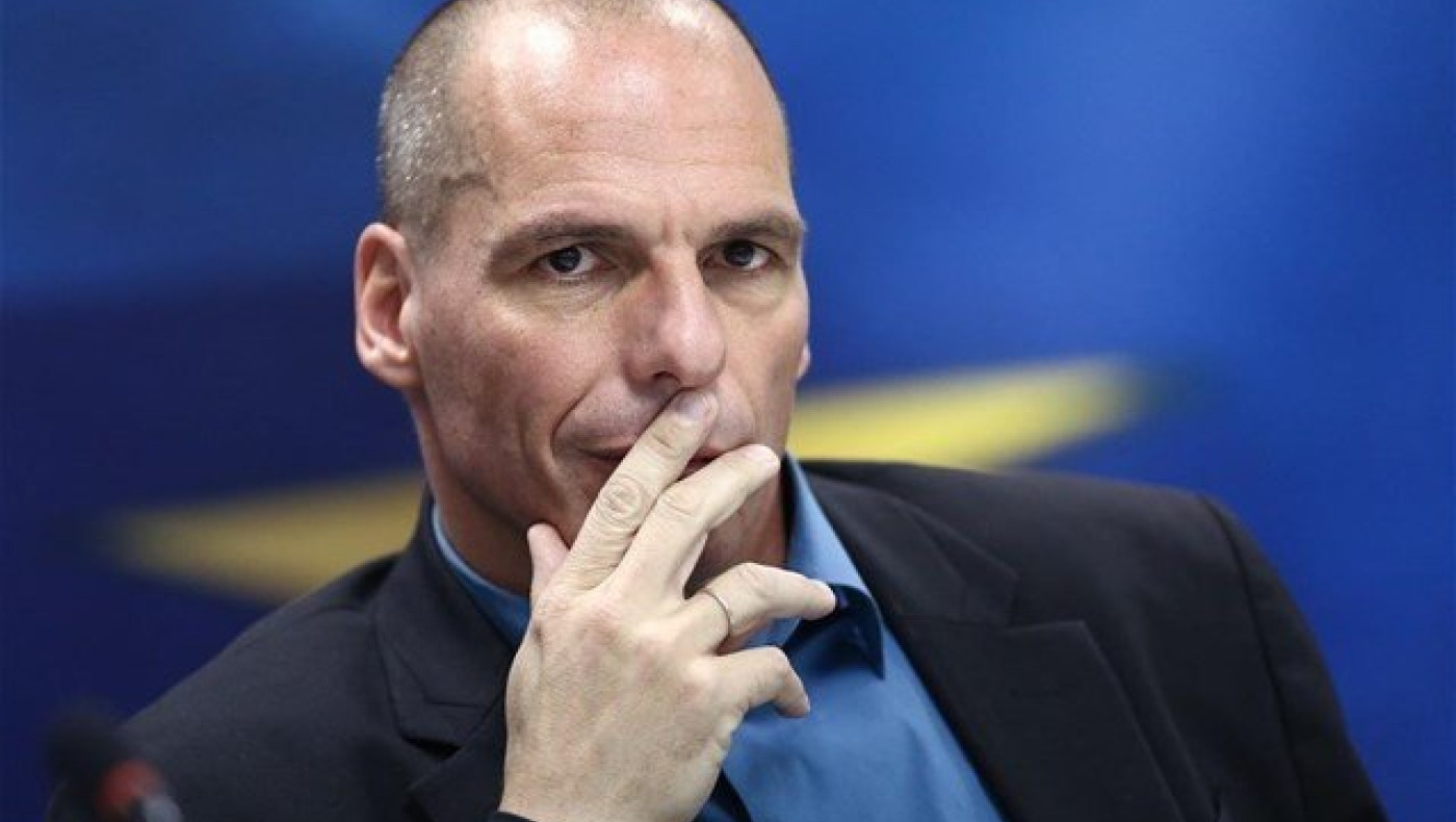 Ο Γιάνης Βαρουφάκης έγινε... κοκτέιλ σε μπαράκι της Θεσσαλονίκης 