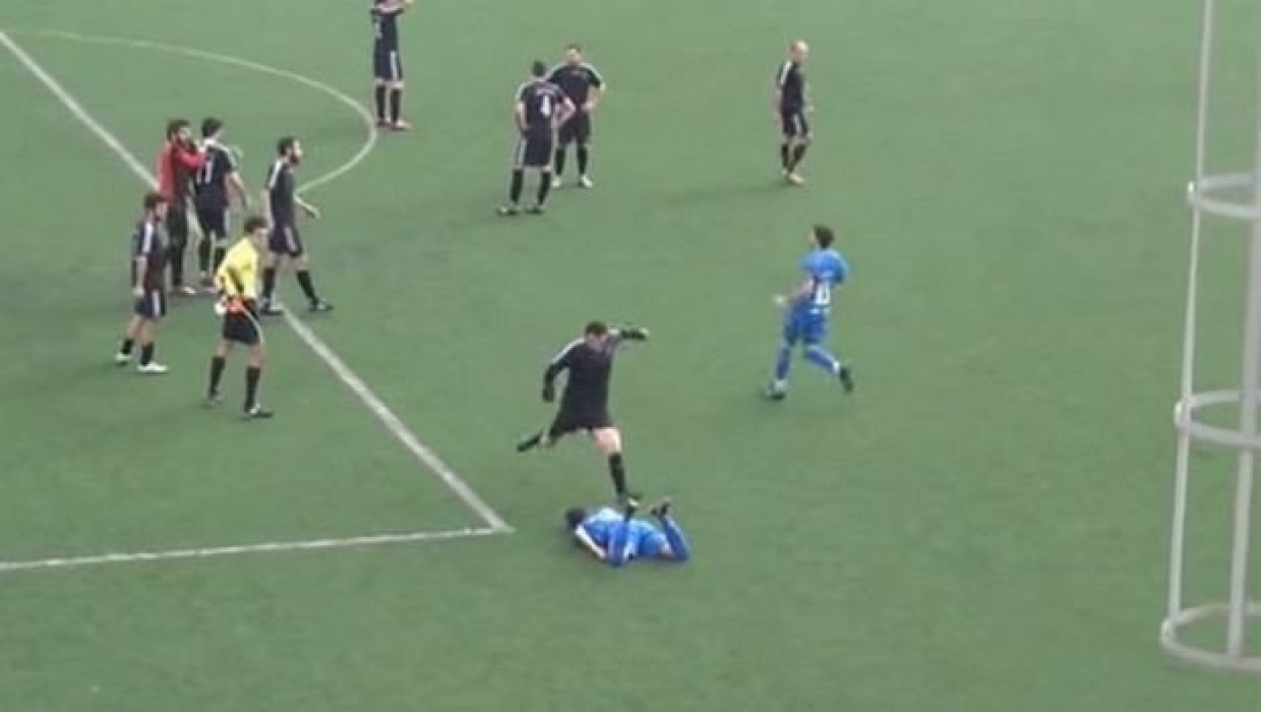 Ξύλο και των γονέων σε αγώνα τοπικού πρωταθλήματος (video)