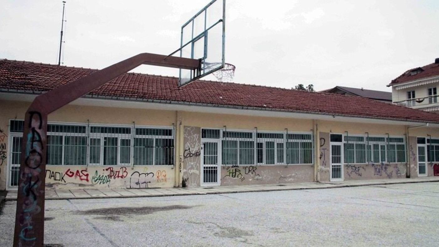 Στην Λέσβο κρέμασαν τον συμμαθητή τους στην μπασκέτα του σχολείου