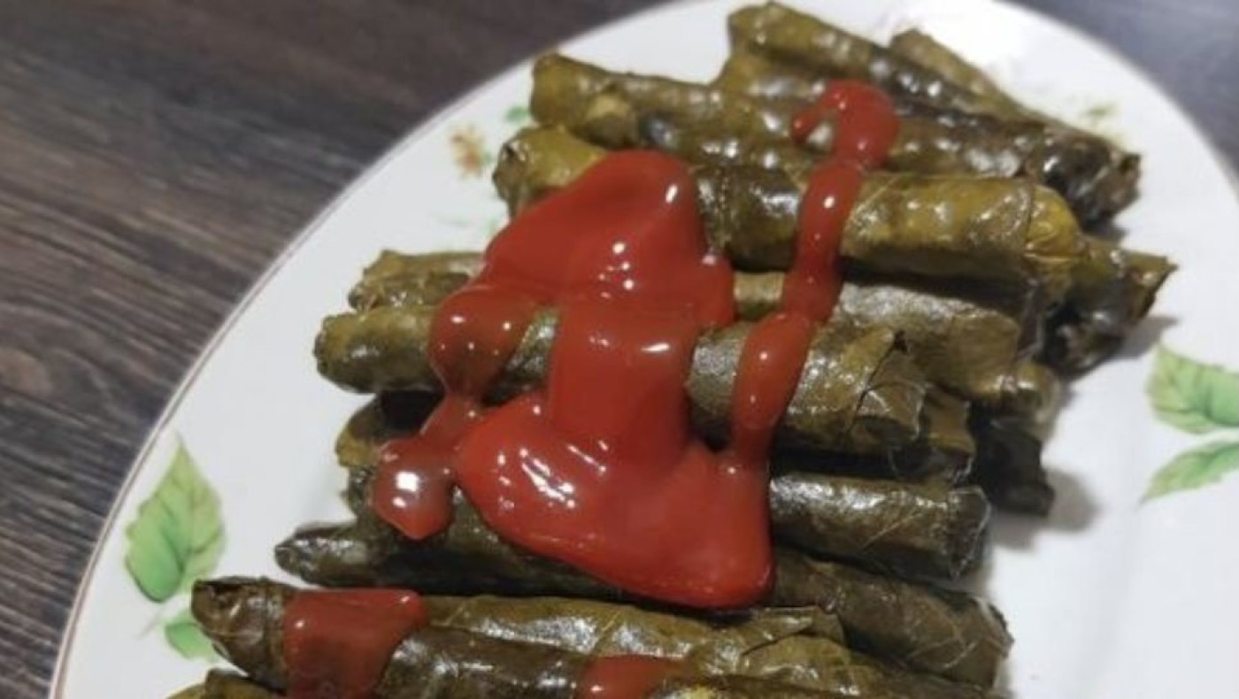 Τούρκος διπλωμάτης προς τους Έλληνες: «Όλοι μαζί κατά της κέτσαπ στα ντολμαδάκια!»