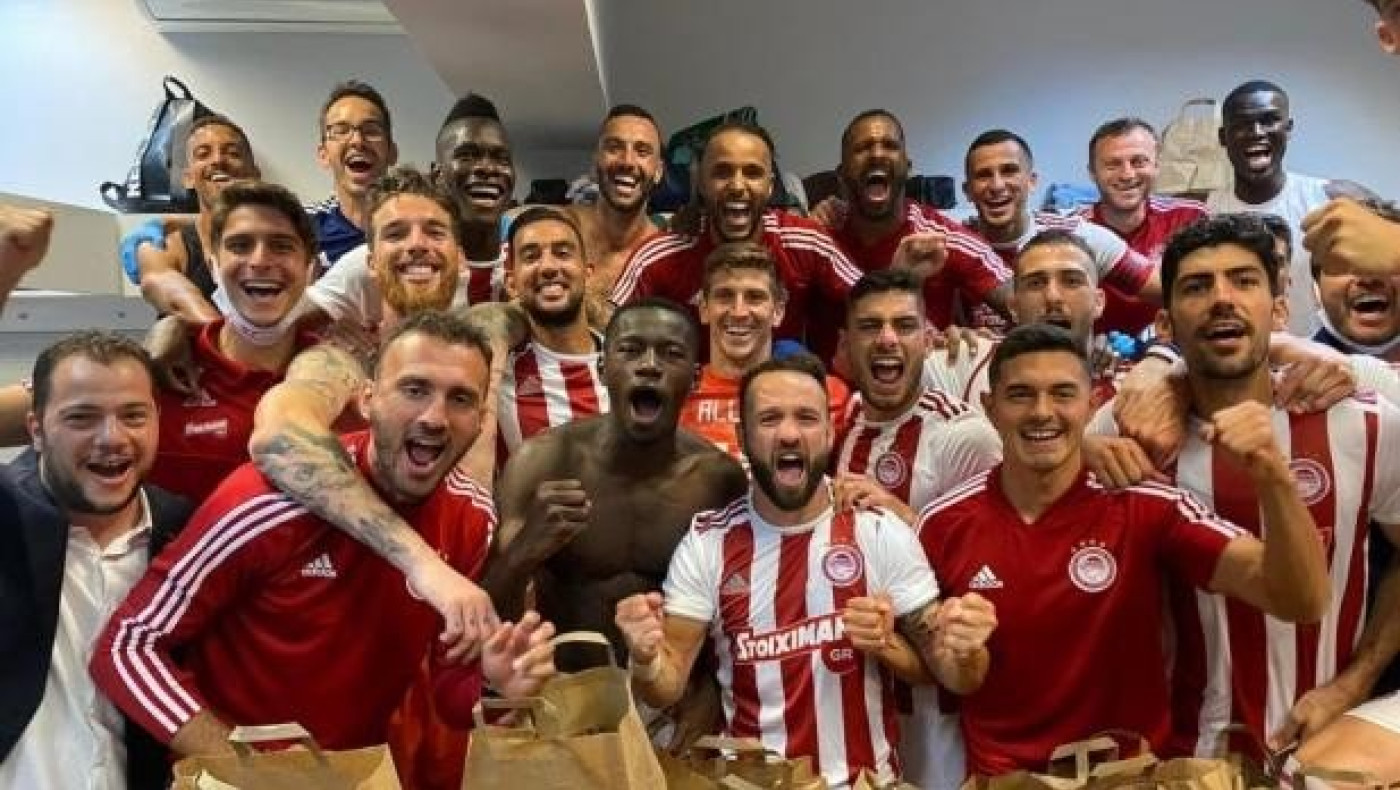 Πανηγυρική ανάρτηση Βαγγέλη Μαρινάκη με βίντεο από τα αποδυτήρια της Τούμπας