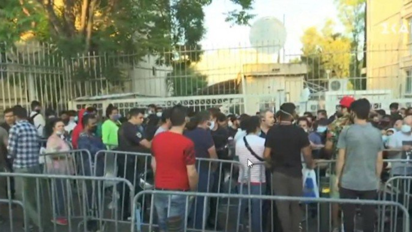 Τεράστιες ουρές στην Υπηρεσία Ασύλου στην Κατεχάκη