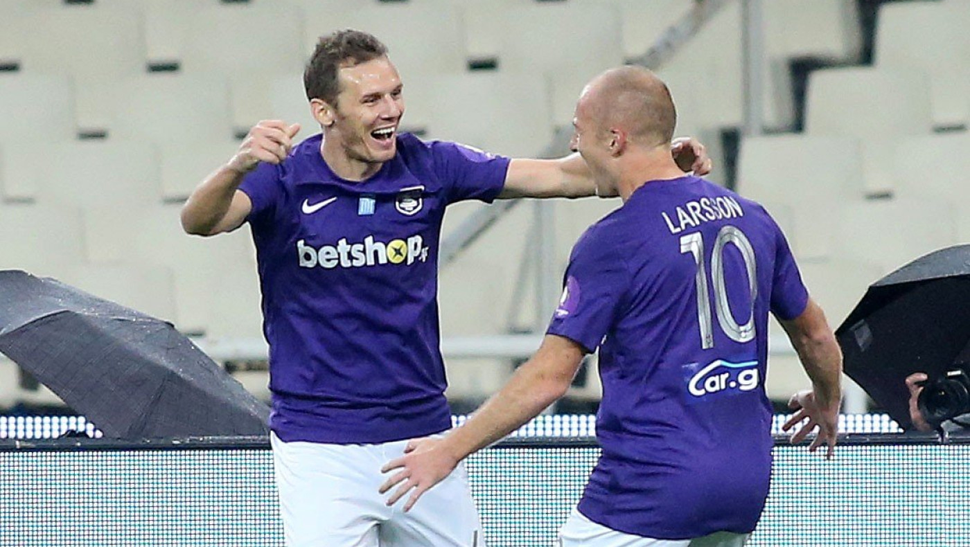 Συλλέγει... υπογραφές για τη διατήρηση του κορμού του ο Άρης