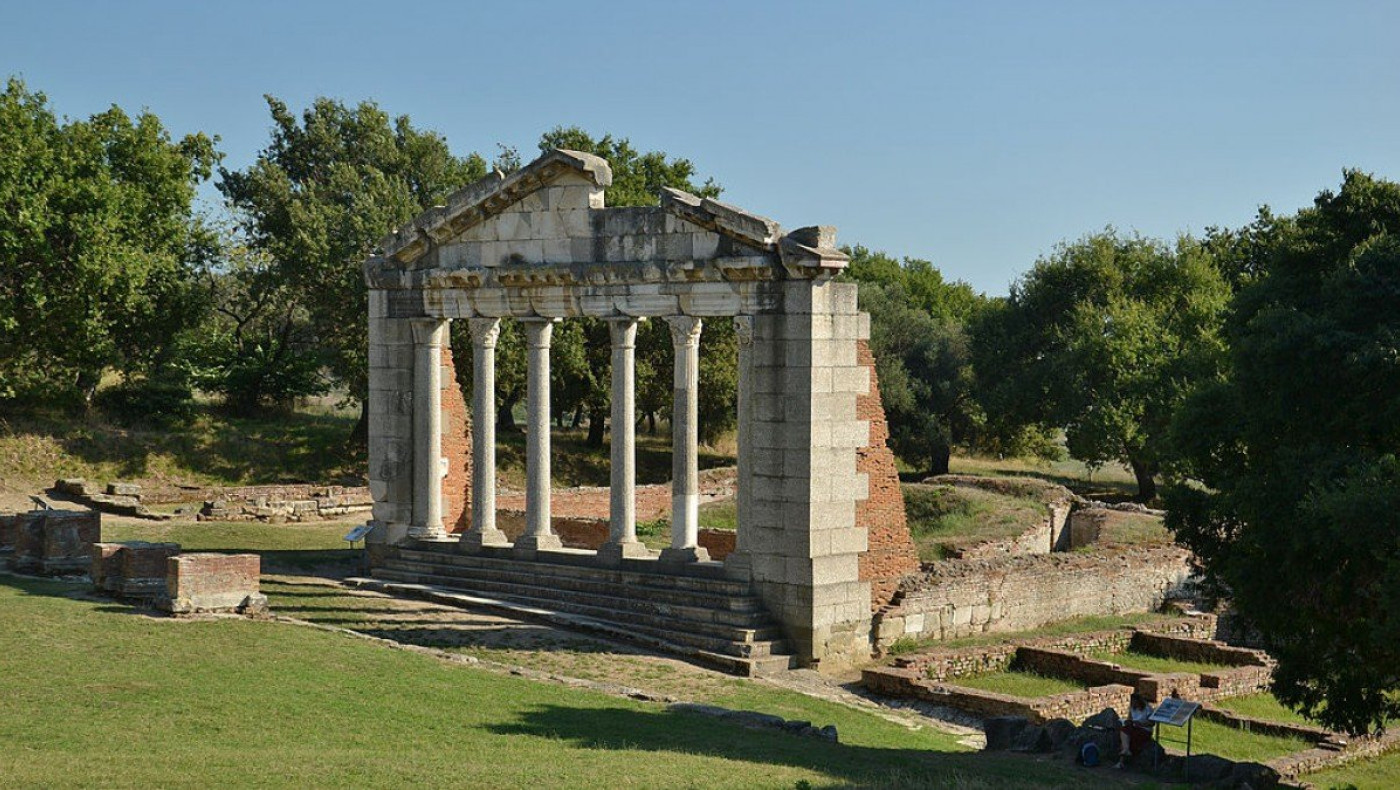 Βανδάλισαν το Νυμφαίο της αρχαιοελληνικής Απολλωνίας στην Αλβανία