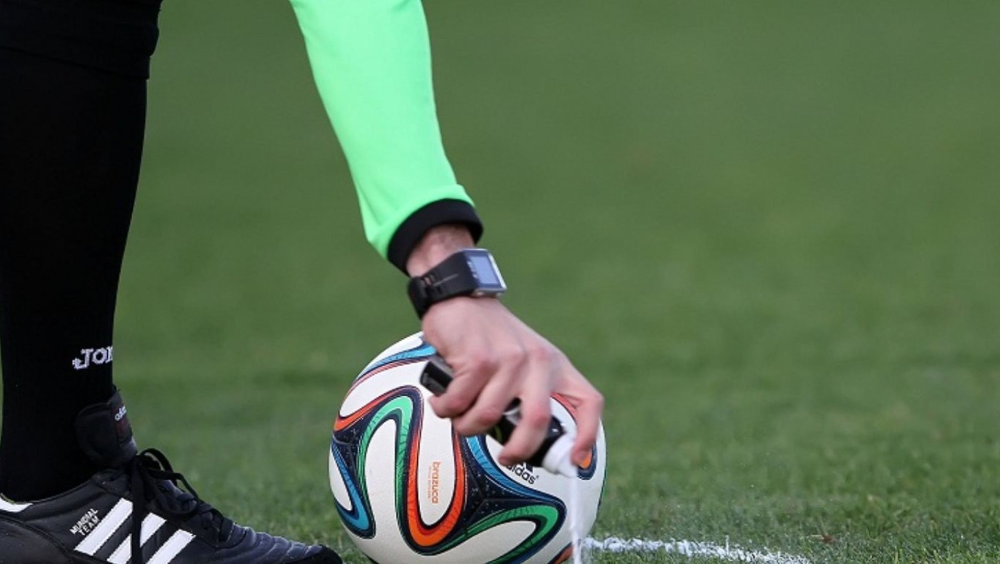 Διερευνητικές κρούσεις Περέιρα σε ξένους διαιτητές για τους ημιτελικούς του Κυπέλλου