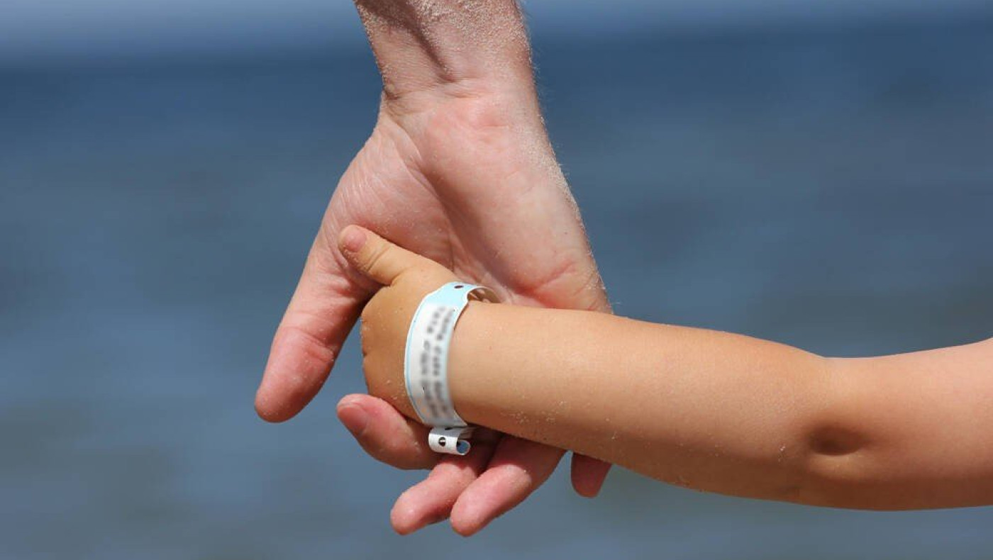 Τι πρέπει να κάνουν τα παιδιά εάν τα πλησιάσει ένας άγνωστος