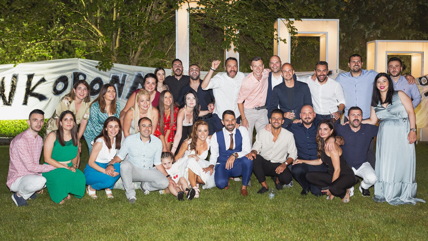 Μετέτρεψαν τον γάμο σε... ΠΑΟΚτσήδικη κερκίδα!