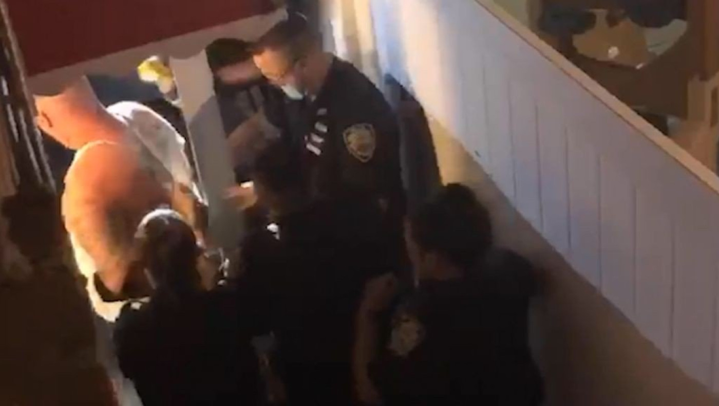 Ξέσπασε η μητέρα του Έλληνα που δολοφονήθηκε στις ΗΠΑ