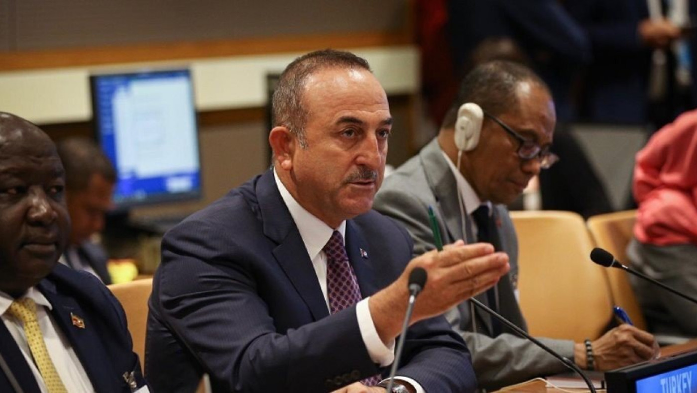 Τσαβούσογλου: «Η Ελλάδα ζει σε όνειρο»