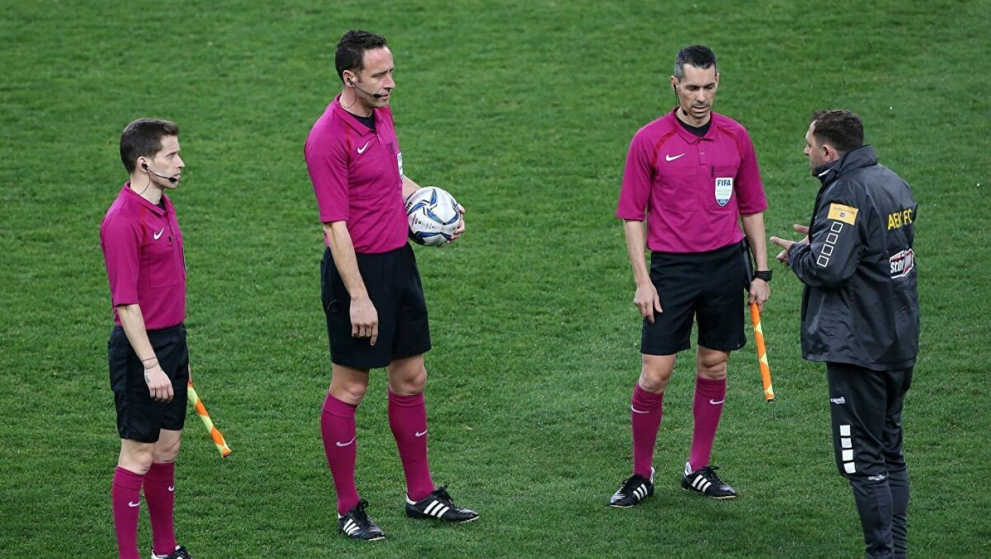 Πρόκληση Ολυμπιακού: «Grexit, αρκεί να ξεβρομίσει το ποδόσφαιρό μας»