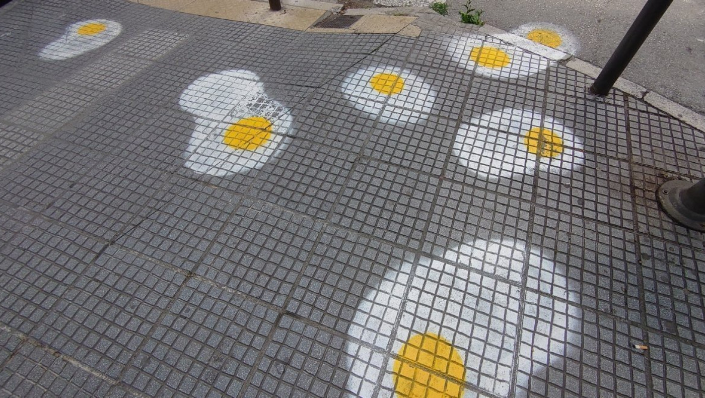 Θεσσαλονίκη: Οι δρόμοι γέμισαν με «τηγανητά» αυγά