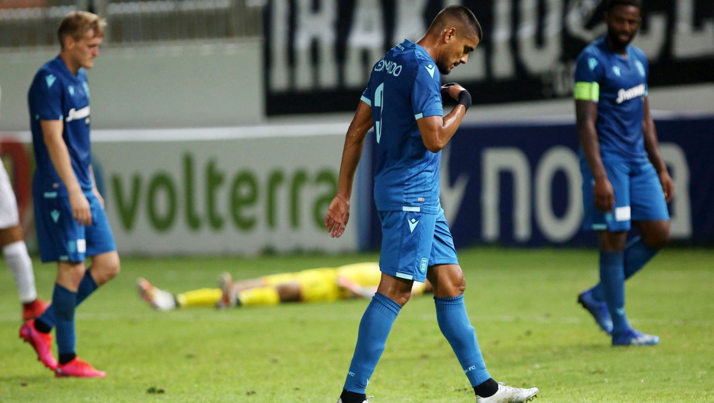 Νέα γκέλα, νέο αίμα, Cas και…Κουμπαράκης