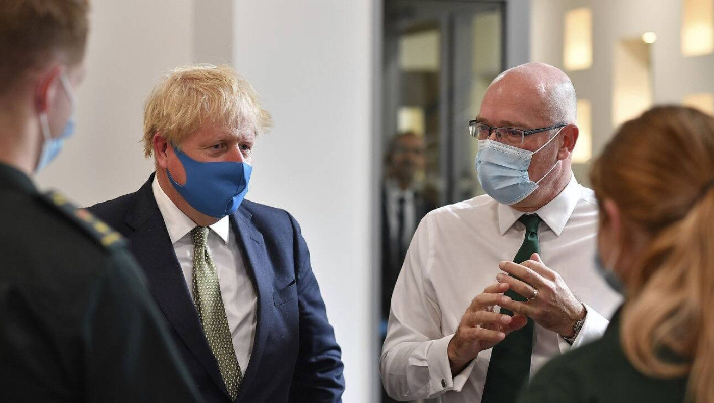 Εφιαλτικές προβλέψεις για τη Βρετανία ενόψει νέου κύματος κορωνοϊού