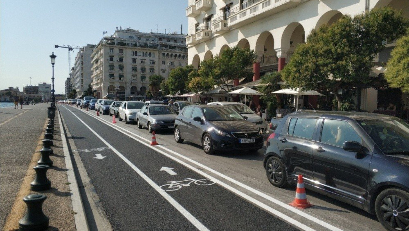 Γυμνοί ποδηλάτες στο κέντρο της Θεσσαλονίκης