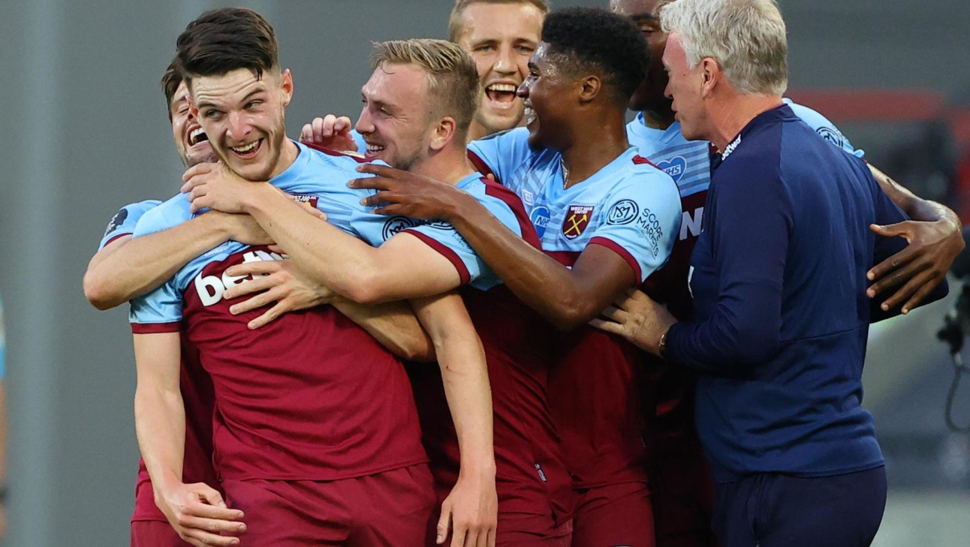 Τρεις «σφυριές» και παραμονή για τη Γουέστ Χαμ