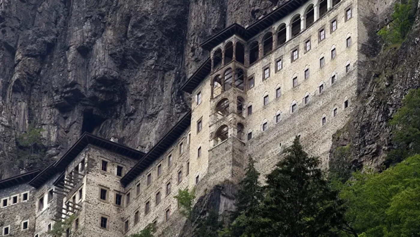 Παναγία Σουμελά Τραπεζούντας: Ποιο κανάλι θα μεταδώσει απευθείας τη Θεία Λειτουργία