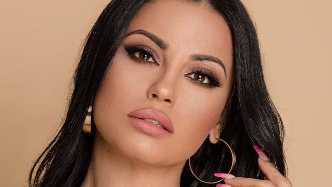 Δήμητρα Αλεξανδράκη: «Η πρώτη μου σχέση ήταν με γυναίκα»