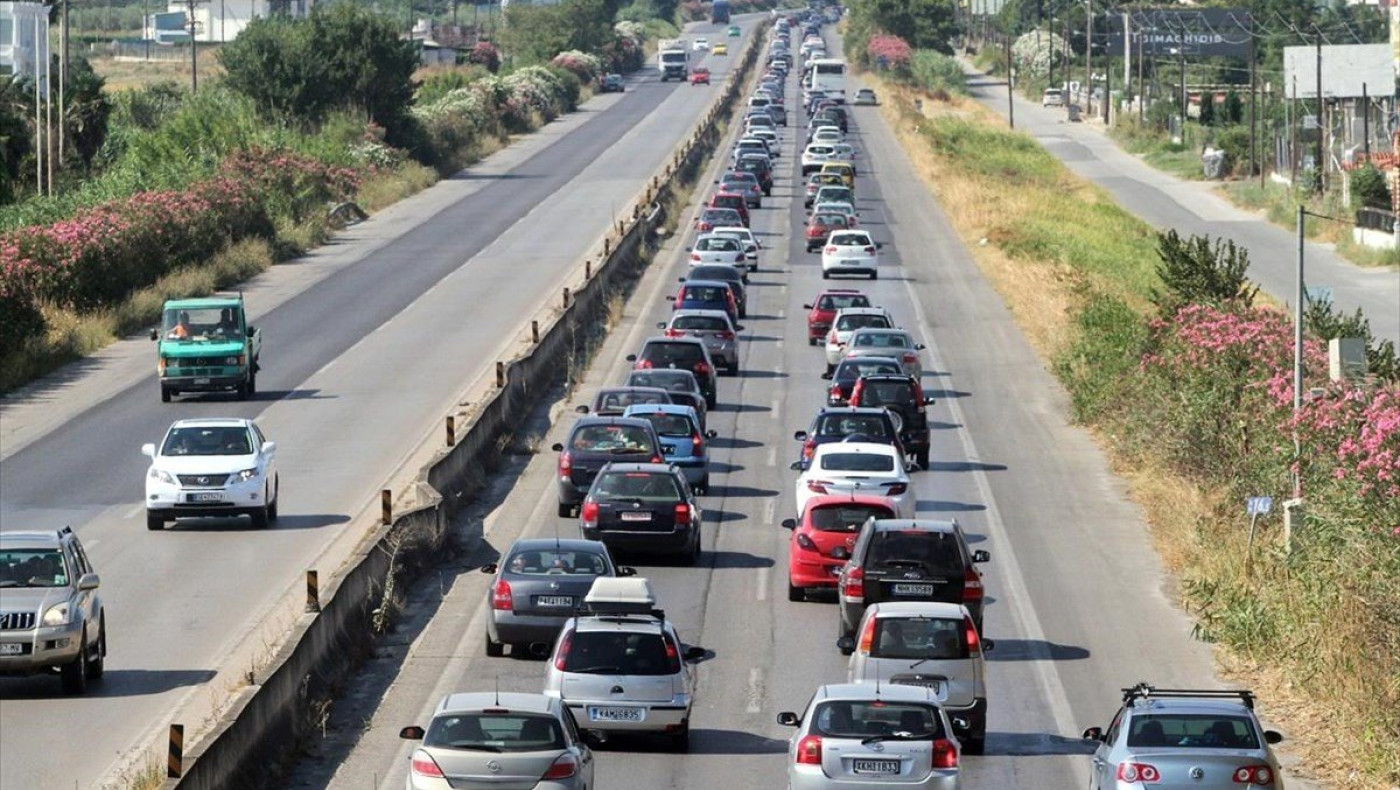 Θεσσαλονίκη: Καραμπόλα τεσσάρων ΙΧ στη Μουδανίων