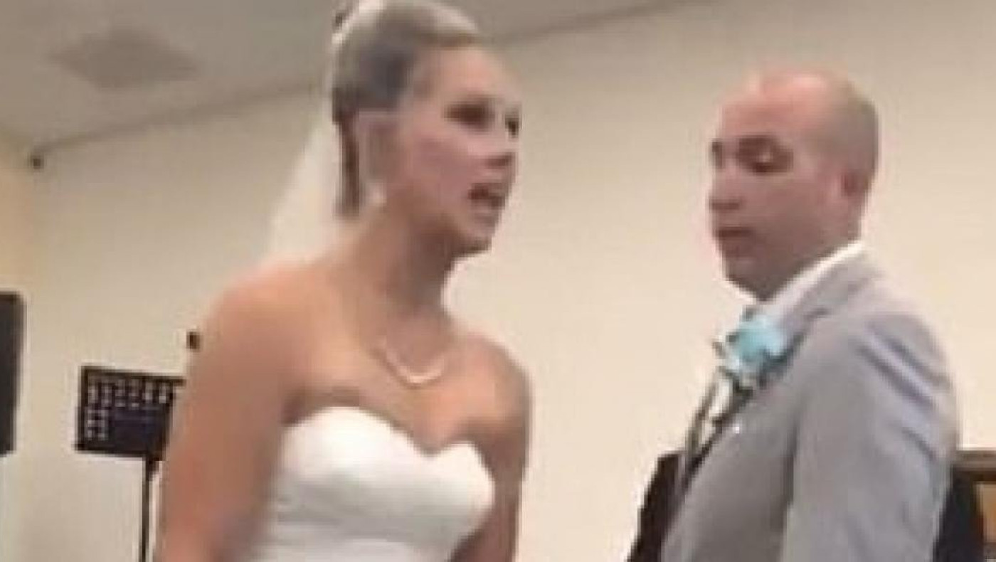 Πεθερά: Διέκοψε τον γάμο γιατί η νύφη είπε πως ο γιος της είχε... ελαττώματα στους όρκους