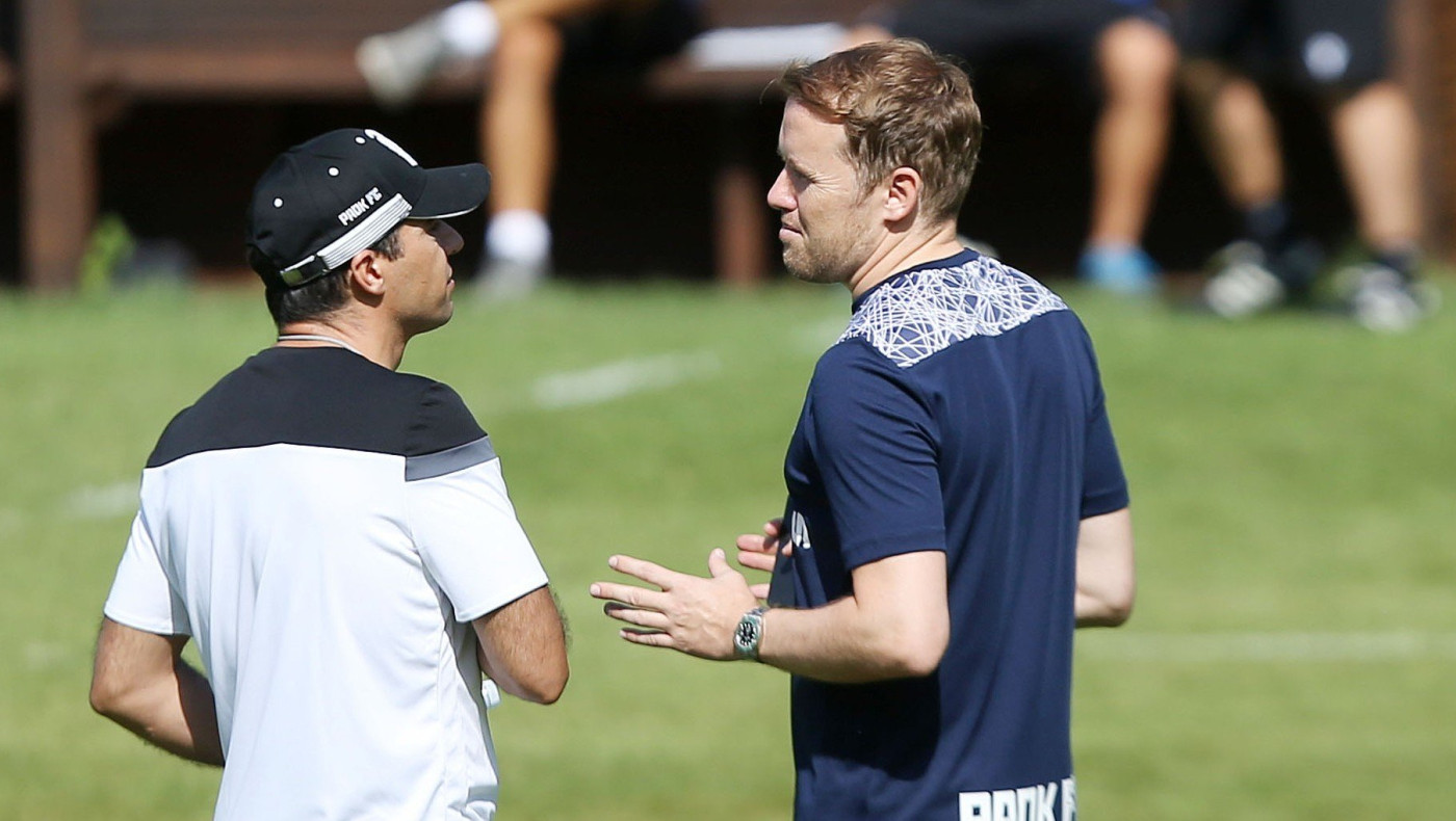 Συνομιλία οπαδών του ΠΑΟΚ με τον Ρέμπε: «Φτιάξε καλή ομάδα!»