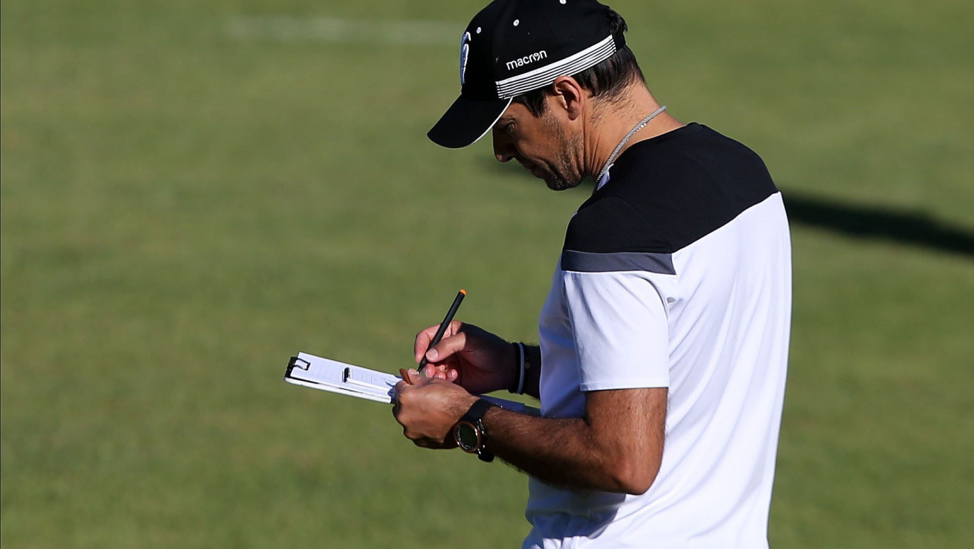 Ψά-χνε-ται ο Αμπέλ Φερέιρα…